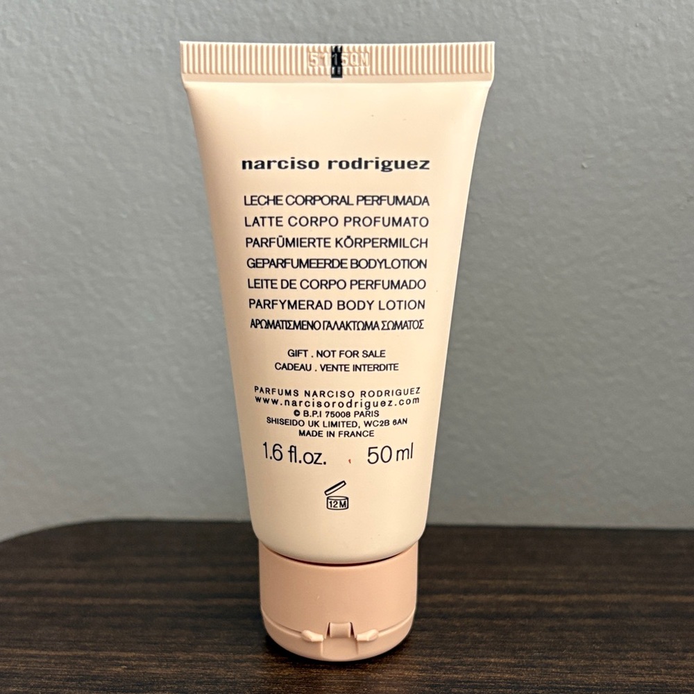 Narciso Rodriguez Poudrée Body Care Set (2) Lotion + Shower Gel 🤍 - Picture 5 of 5